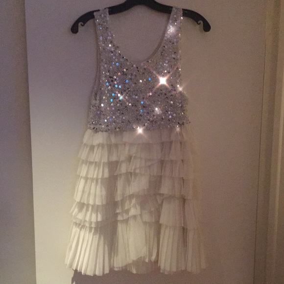 alice and olivia white sequin dress